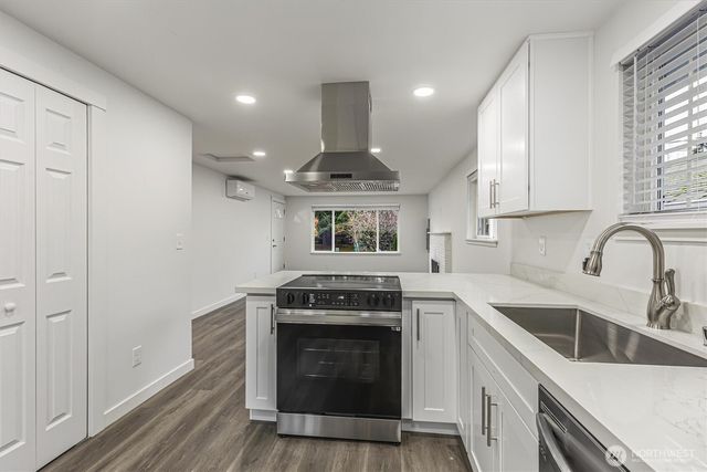 4424 S Holly Street, Seattle, WA 98118