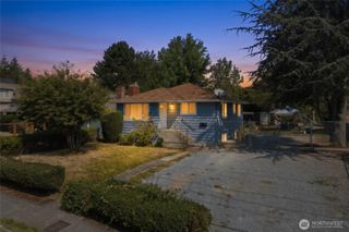 4424 S Holly Street, Seattle, WA 98118