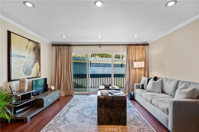 603 S Prospect Avenue 205, Redondo Beach, CA 90277
