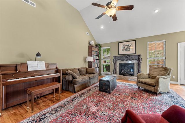 6403 S 36th Street, Rogers, AR 72758
