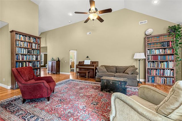 6403 S 36th Street, Rogers, AR 72758