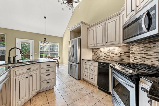 6403 S 36th Street, Rogers, AR 72758