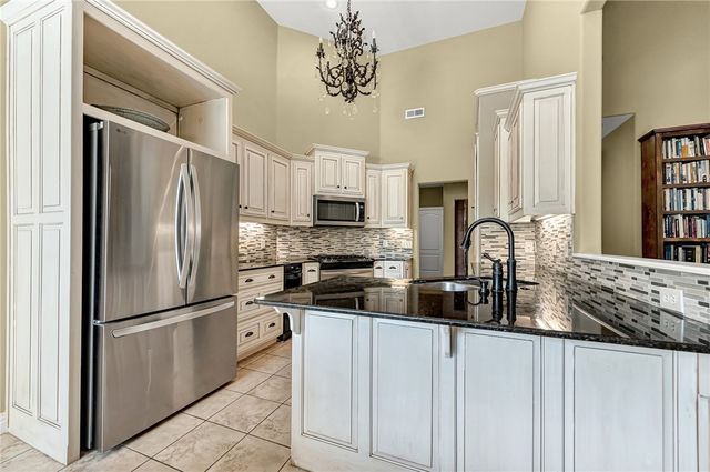 6403 S 36th Street, Rogers, AR 72758