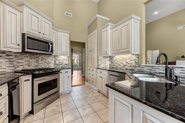 6403 S 36th Street, Rogers, AR 72758