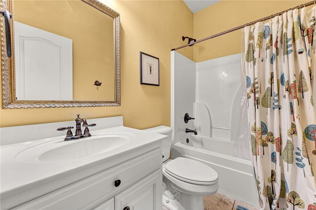 6403 S 36th Street, Rogers, AR 72758