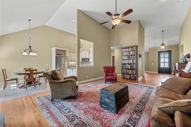 6403 S 36th Street, Rogers, AR 72758