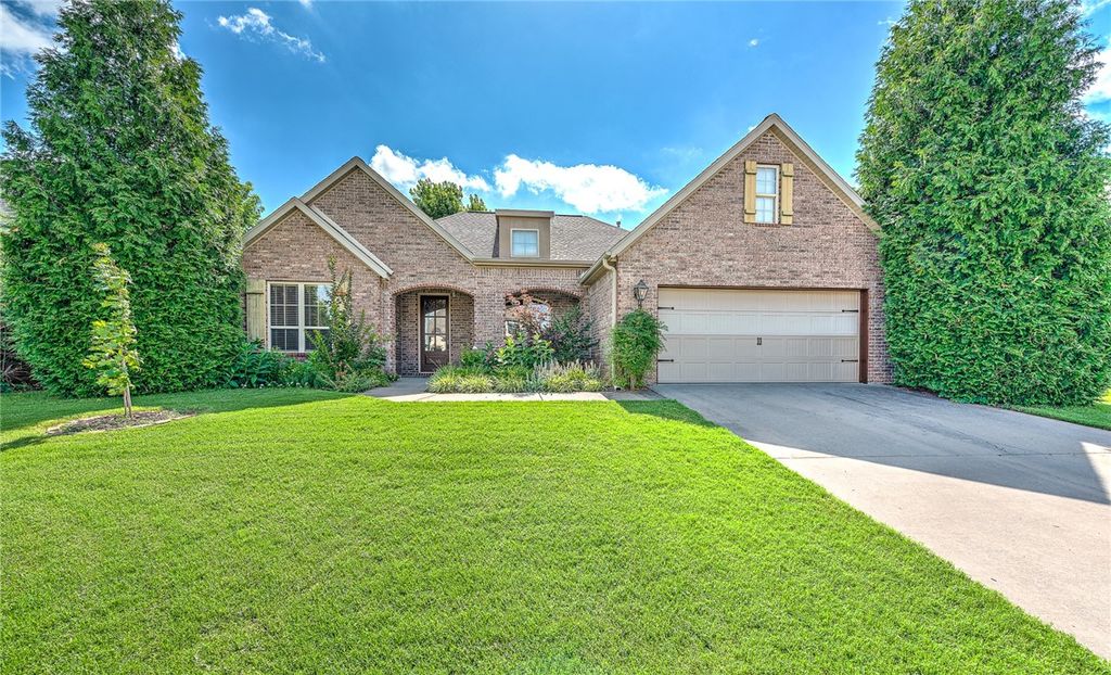 6403 S 36th Street, Rogers, AR 72758
