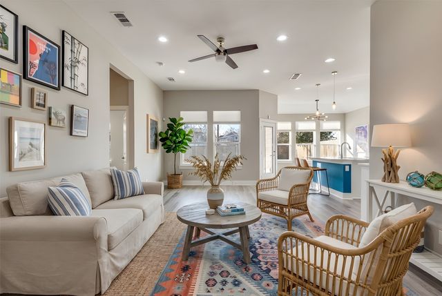 1210 Morrell Avenue, Dallas, TX 75203