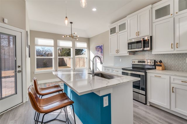 1210 Morrell Avenue, Dallas, TX 75203