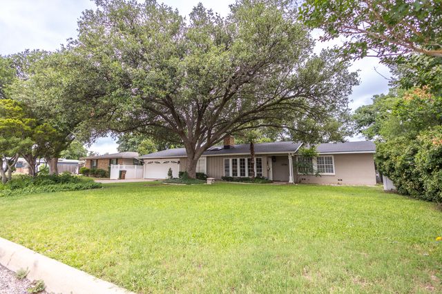 2704 W Twohig Avenue, San Angelo, TX 76901