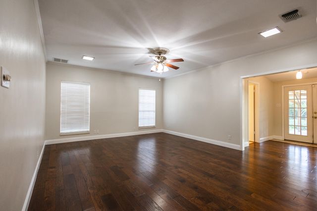 2704 W Twohig Avenue, San Angelo, TX 76901