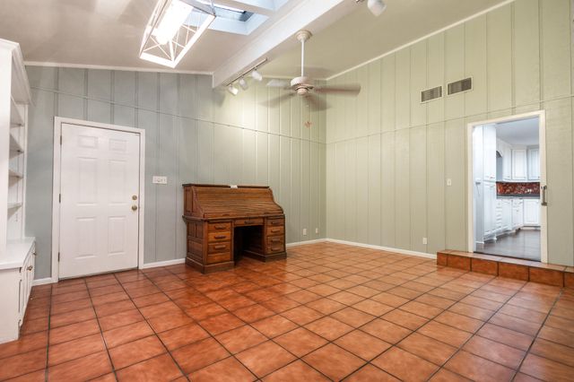 2704 W Twohig Avenue, San Angelo, TX 76901