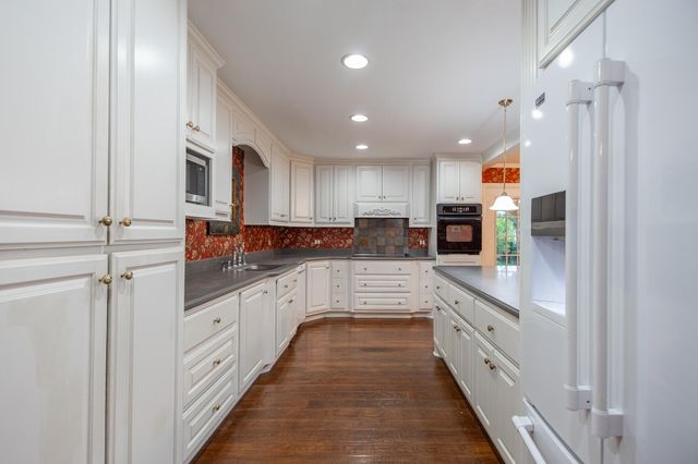 2704 W Twohig Avenue, San Angelo, TX 76901