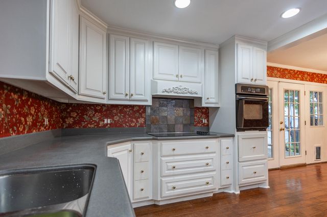 2704 W Twohig Avenue, San Angelo, TX 76901