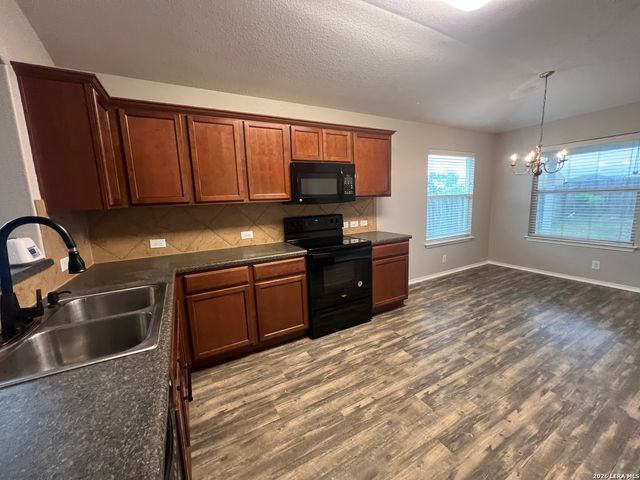 663 Tom Kemp Dr, New Braunfels, TX 78130