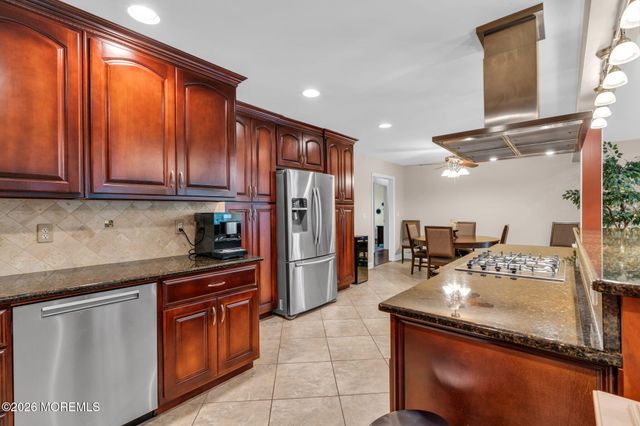 2 York Circle, Jackson, NJ 08527