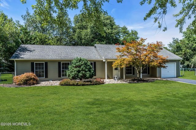 2 York Circle, Jackson, NJ 08527
