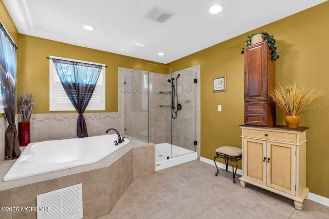 2 York Circle, Jackson, NJ 08527