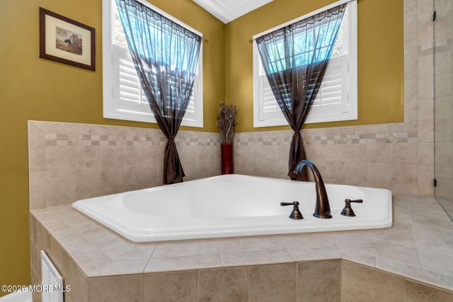 2 York Circle, Jackson, NJ 08527