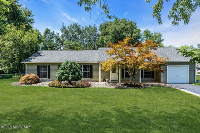 2 York Circle, Jackson, NJ 08527
