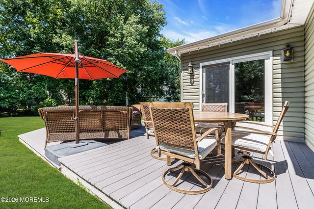 2 York Circle, Jackson, NJ 08527
