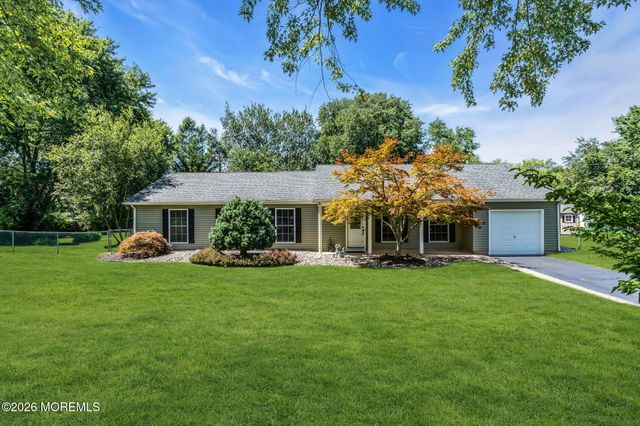 2 York Circle, Jackson, NJ 08527