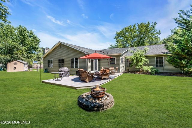 2 York Circle, Jackson, NJ 08527