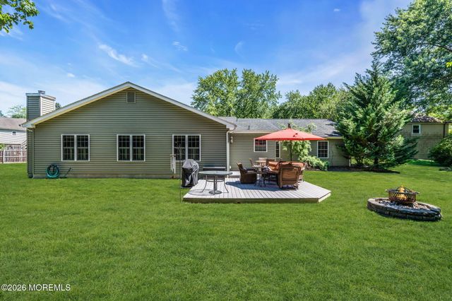 2 York Circle, Jackson, NJ 08527