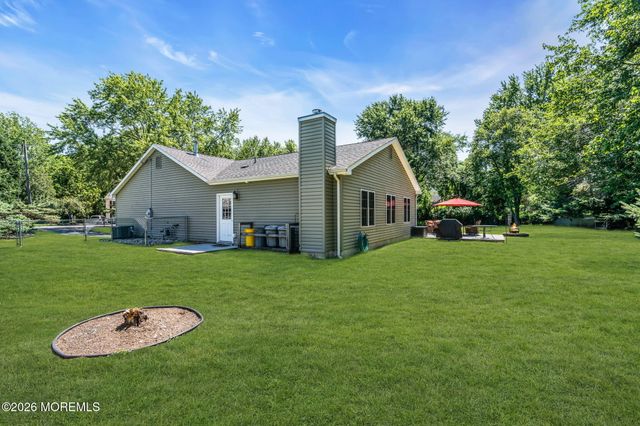 2 York Circle, Jackson, NJ 08527