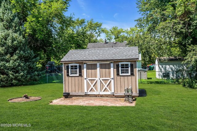 2 York Circle, Jackson, NJ 08527