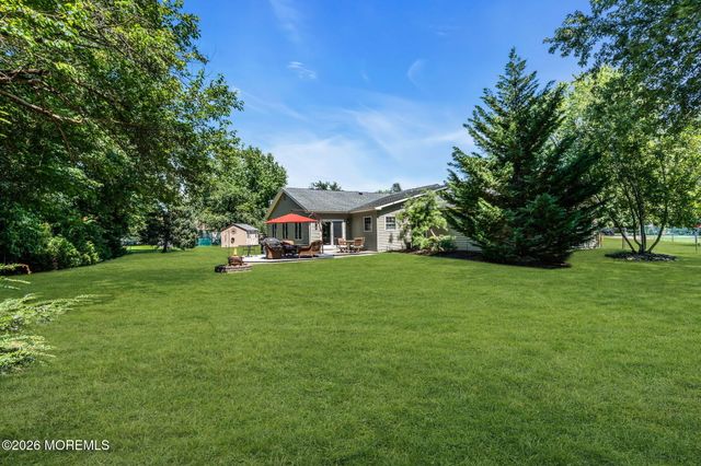 2 York Circle, Jackson, NJ 08527