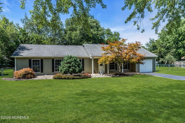 2 York Circle, Jackson, NJ 08527