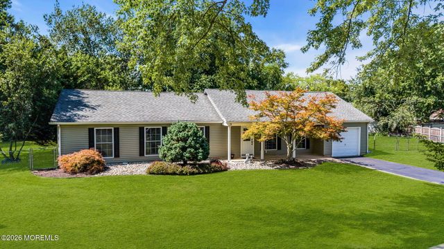 2 York Circle, Jackson, NJ 08527
