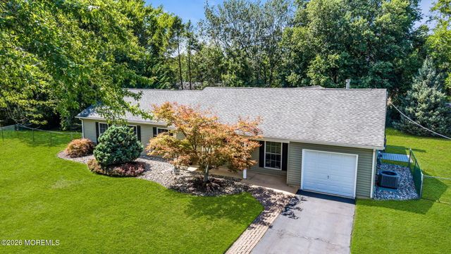 2 York Circle, Jackson, NJ 08527