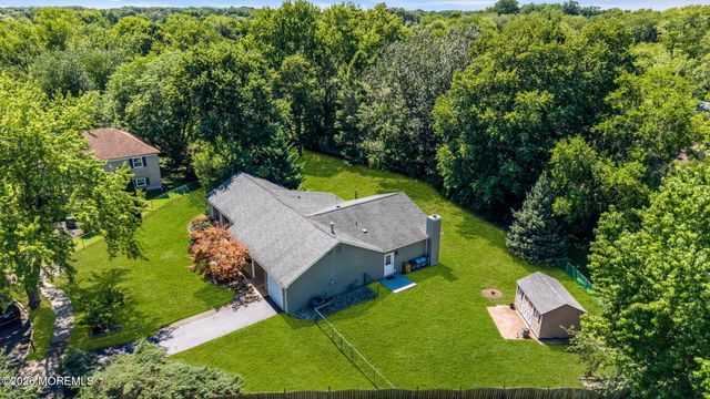 2 York Circle, Jackson, NJ 08527