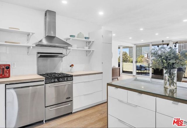 3625 Fredonia Drive 2, Los Angeles, CA 90068