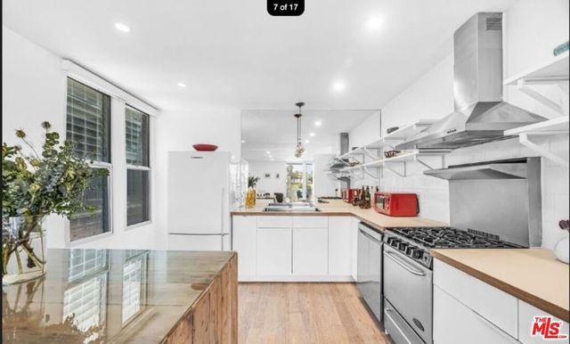 3625 Fredonia Drive 2, Los Angeles, CA 90068