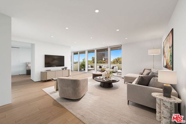 3625 Fredonia Drive 2, Los Angeles, CA 90068
