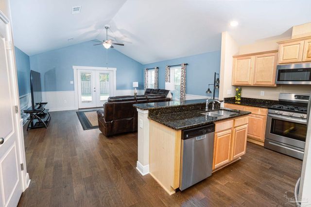 5614 Dunridge Dr, Pace, FL 32571