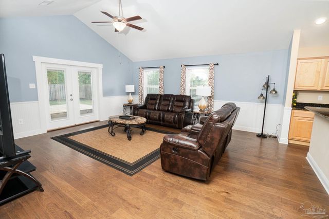 5614 Dunridge Dr, Pace, FL 32571