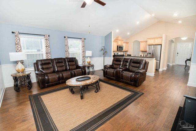 5614 Dunridge Dr, Pace, FL 32571