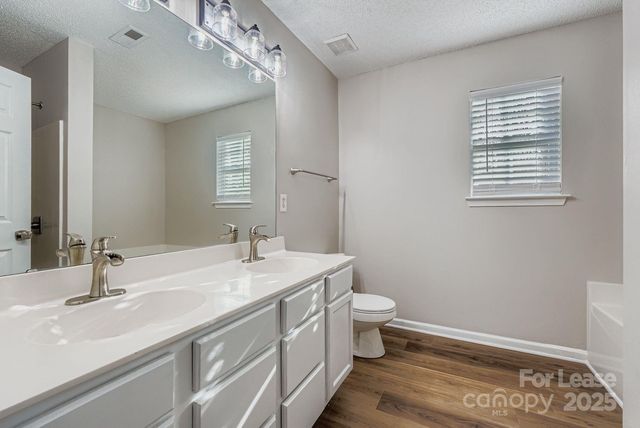 3538 Joel Turner Drive, Charlotte, NC 28216