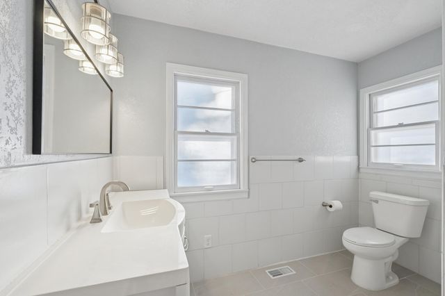 120 4th Avenue E, Shakopee, MN 55379