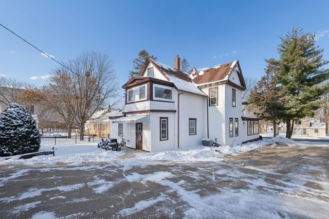 120 4th Avenue E, Shakopee, MN 55379