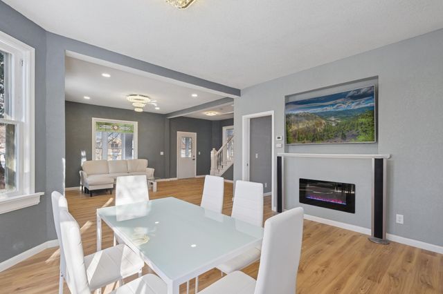 120 4th Avenue E, Shakopee, MN 55379