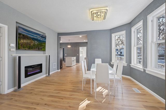 120 4th Avenue E, Shakopee, MN 55379