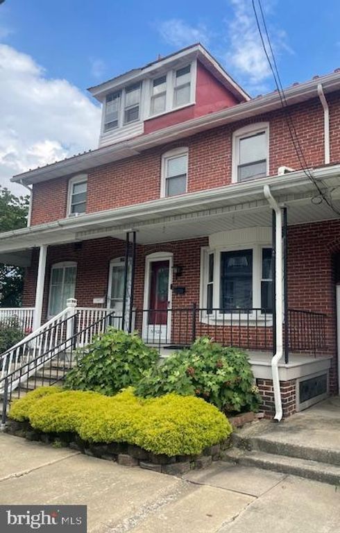 126 W POPLAR ST, Fleetwood, PA 19522