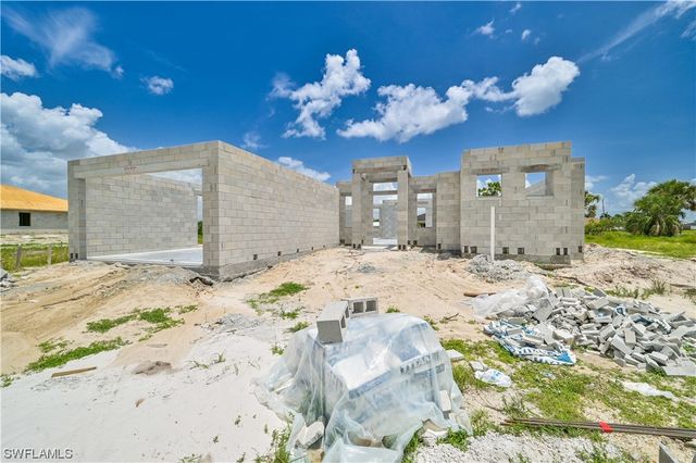 3425 NE 14th PL, Cape Coral, FL 33909