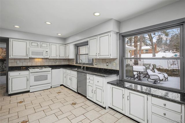 6380 Wellesley Terrace, Village Of Clarkston, MI 48346