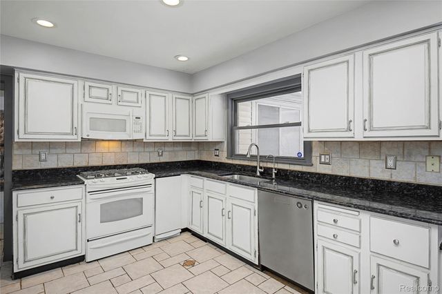 6380 Wellesley Terrace, Village Of Clarkston, MI 48346